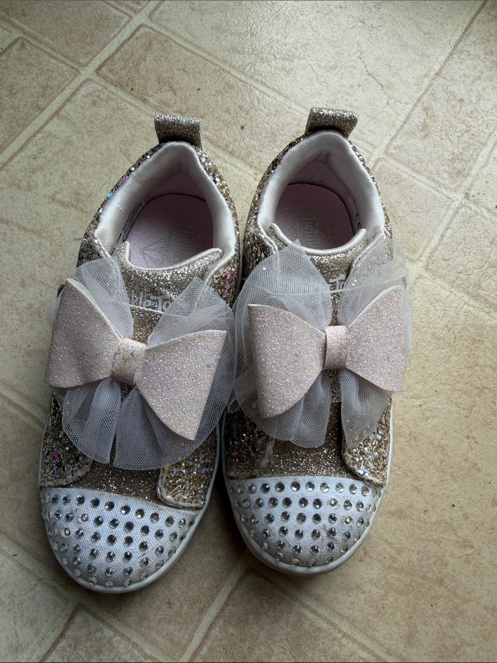 Skechers Girls' Glitter Bow Sneakers in Pink and Gold